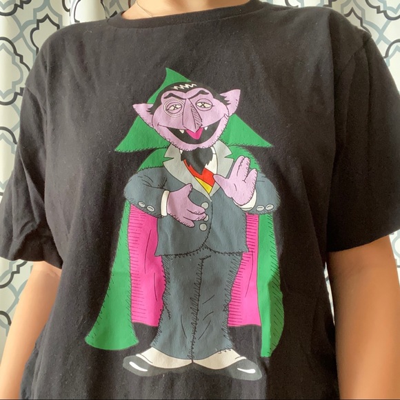 KAWS X UNIQLO Count Von Count - Picture 2 of 5